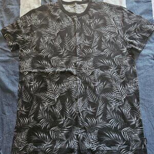 Express Graphic T-Shirt Medium